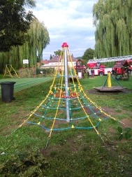 Nový dětský prvek na Dětském hřišti – PYRAMIDA